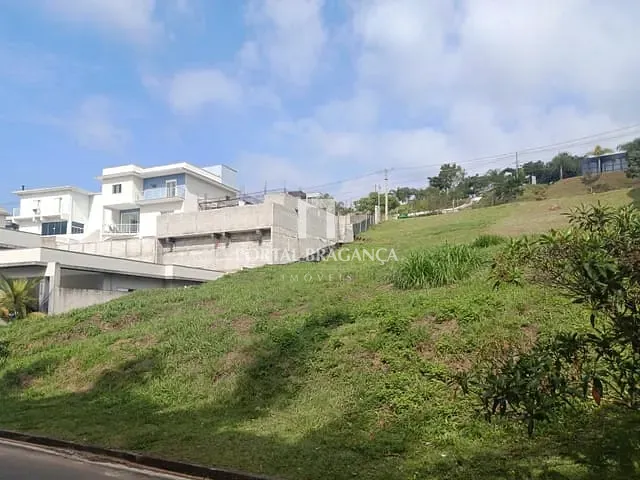 Terreno com 333m², à venda, no bairro Condomínio Villa Real de Bragança em Bragança Paulista