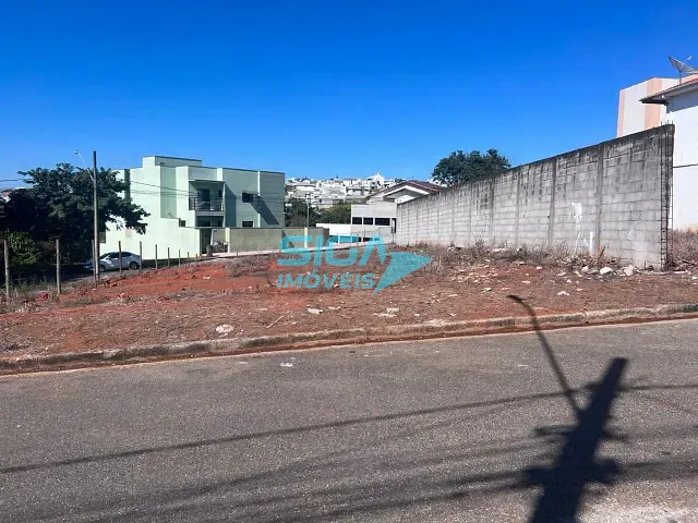 Terreno com 650m², à venda, no bairro Residencial Santa Rita II em Pouso Alegre