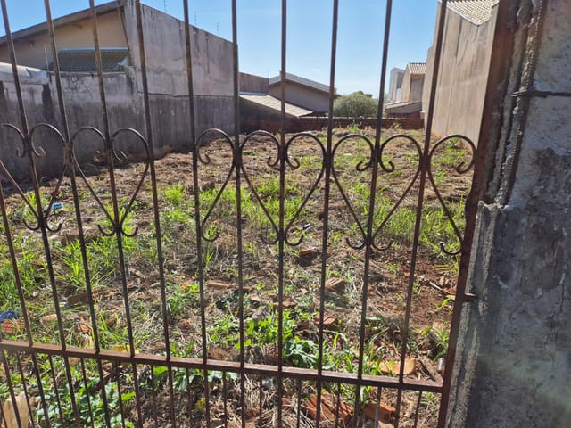 Terreno com 253m², à venda, no bairro Jardim Viena em Londrina