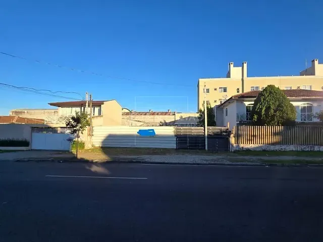 Terreno com 324m², à venda, no bairro Cajuru em Curitiba