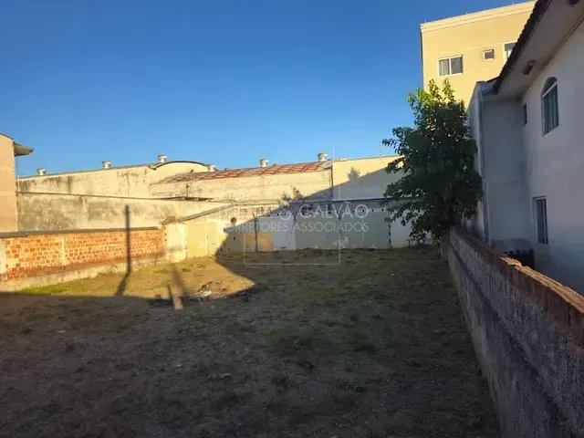 Terreno com 324m², à venda, no bairro Cajuru em Curitiba