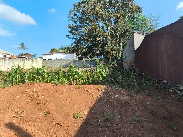 Terreno com 960m², à venda, no bairro Jardim dos Pinheiros em Atibaia