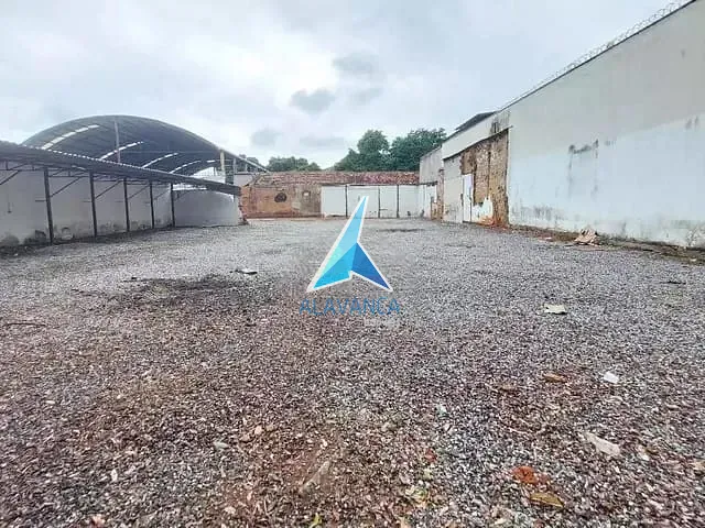 Terreno com 800m², para alugar, no bairro Centro em Governador Valadares