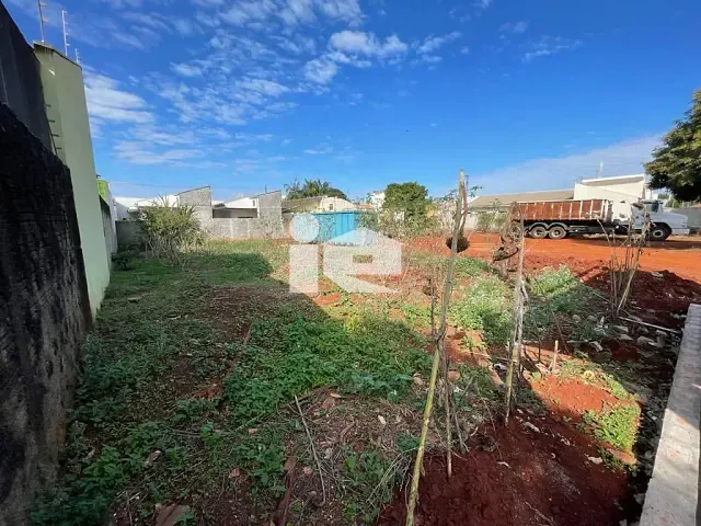 Terreno com 301m², à venda, no bairro Roland Garden em Rolândia
