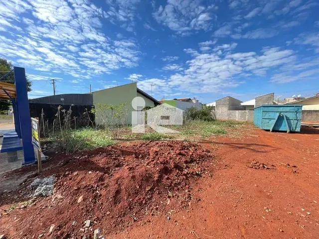 Terreno com 301m², à venda, no bairro Roland Garden em Rolândia