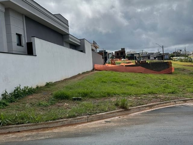 Terreno com 313m², à venda, no bairro Bairro ZPR2 em Nova Odessa