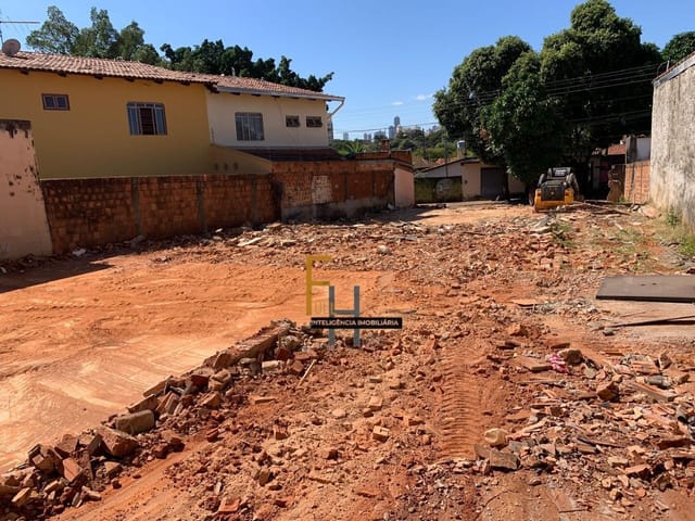 Terreno com 442m², à venda, no bairro Jardim Planalto em Goiânia