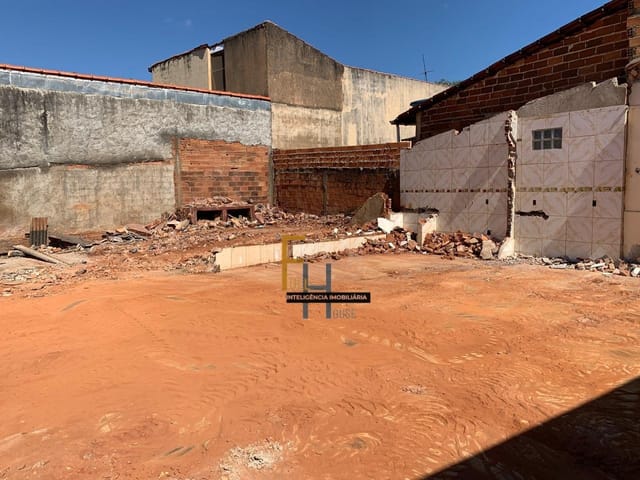 Terreno com 442m², à venda, no bairro Jardim Planalto em Goiânia