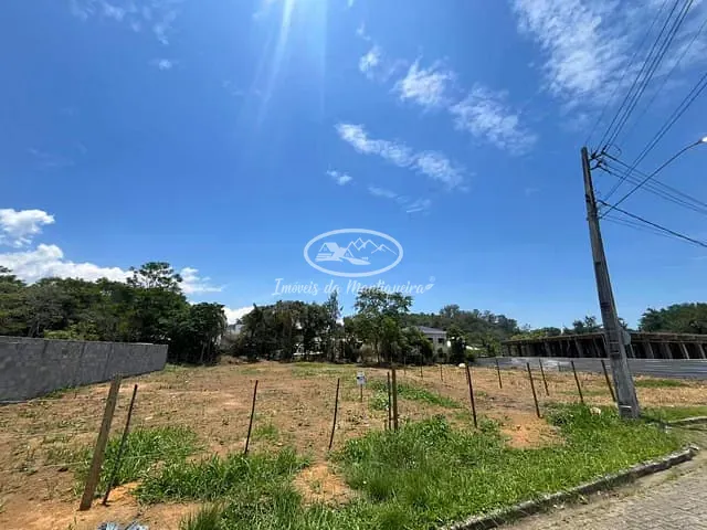 Terreno com 820m², à venda, no bairro Penedo em Itatiaia