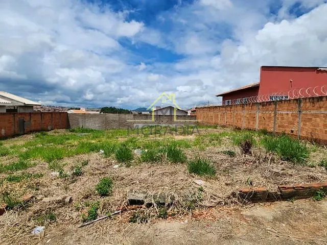 Terreno com 250m², à venda, no bairro Jardim Alvorada em Guaxupé