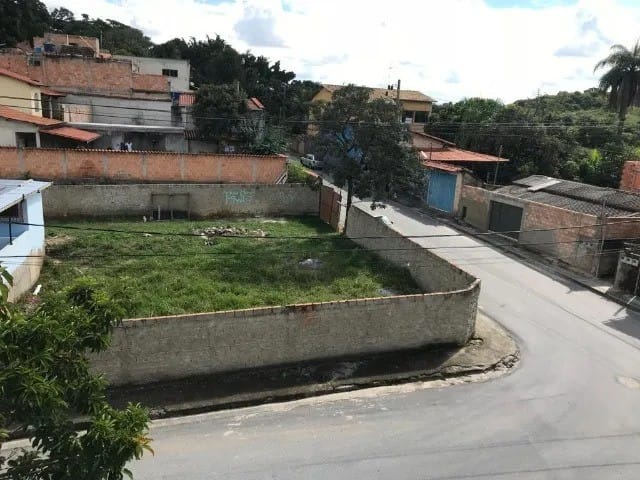 Terreno com 180m², à venda, no bairro Tupi B em Belo Horizonte