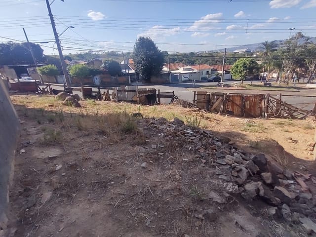 Terreno com 365m², à venda, no bairro Vila Nossa Senhora de Fátima em São João da Boa Vista
