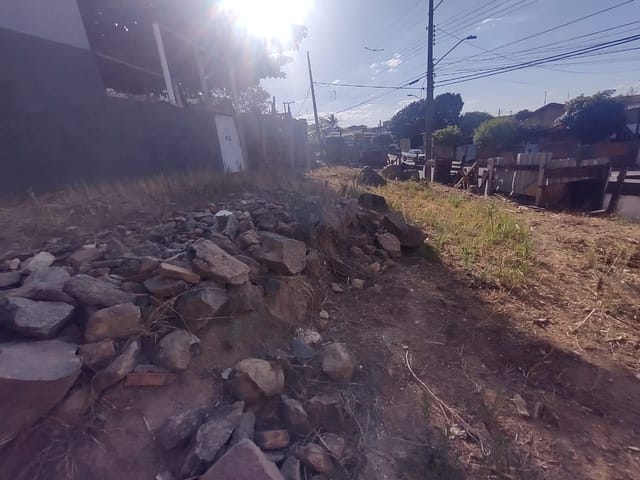 Terreno com 365m², à venda, no bairro Vila Nossa Senhora de Fátima em São João da Boa Vista