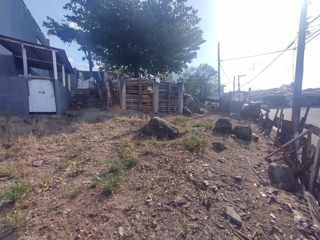 Terreno com 365m², à venda, no bairro Vila Nossa Senhora de Fátima em São João da Boa Vista