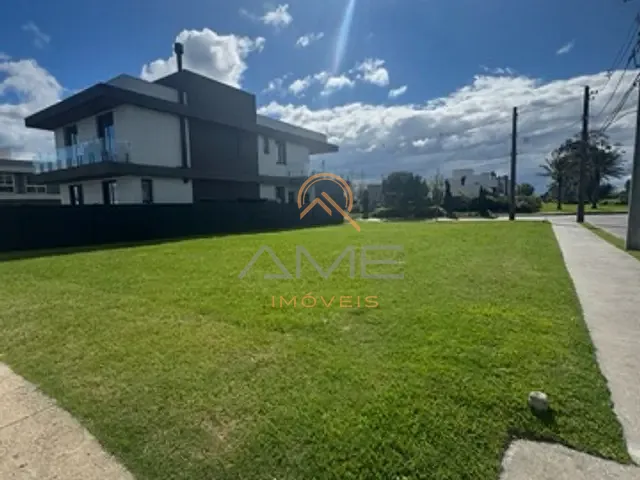 Terreno com 404m², à venda, no bairro Laranjal em Pelotas
