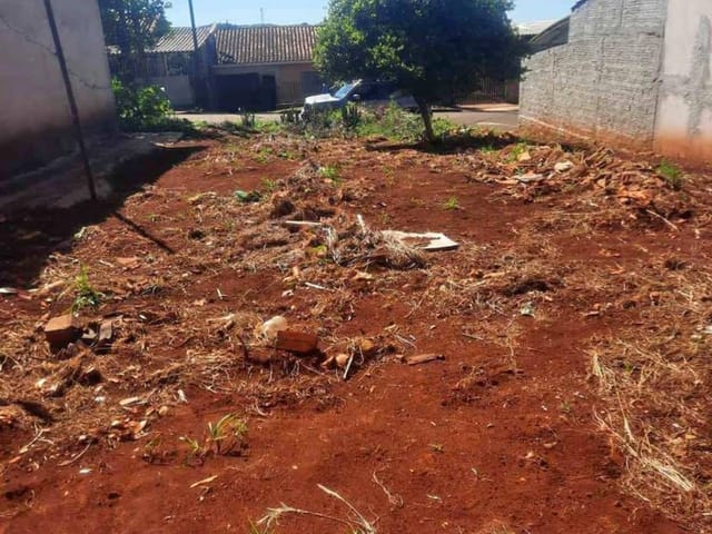 Terreno com 200m², à venda, no bairro Loteamento Sanches dos Santos em Apucarana