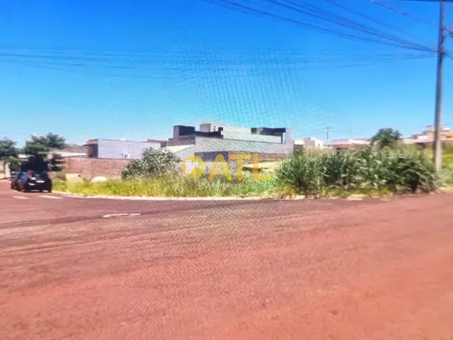 Terreno com 333m², à venda, no bairro Residencial Ville de France em Ourinhos