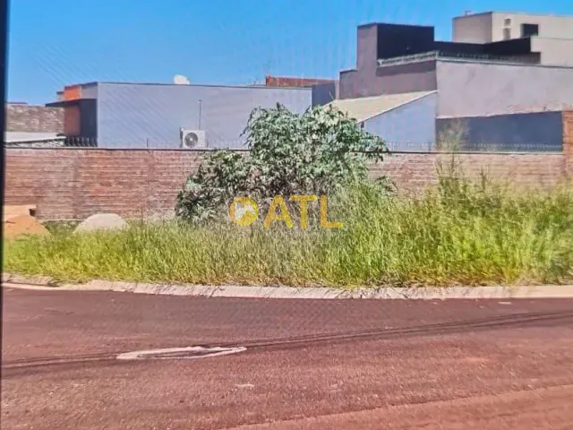 Terreno com 333m², à venda, no bairro Residencial Ville de France em Ourinhos