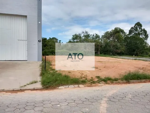 Terreno com 435m², à venda, no bairro Xv de Novembro em Tijucas