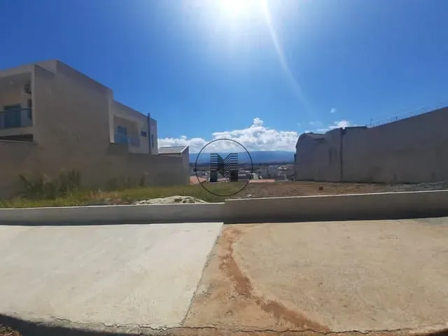 Terreno com 300m², à venda, no bairro Residencial Village Santana em Guaratinguetá