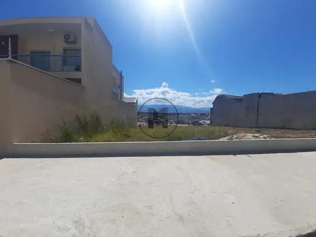 Terreno com 300m², à venda, no bairro Residencial Village Santana em Guaratinguetá