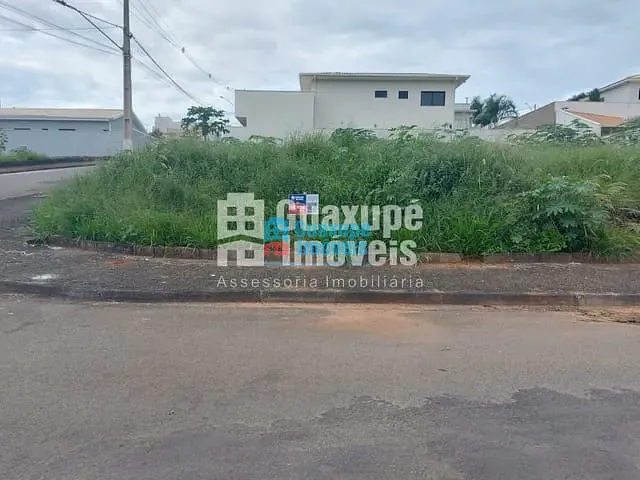 Terreno com 387m², à venda, no bairro Nova Floresta II em Guaxupé