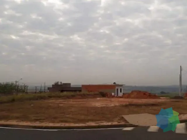 Terreno com 218m², à venda, no bairro Condomínio Fechado Piccolo Paese em Salto