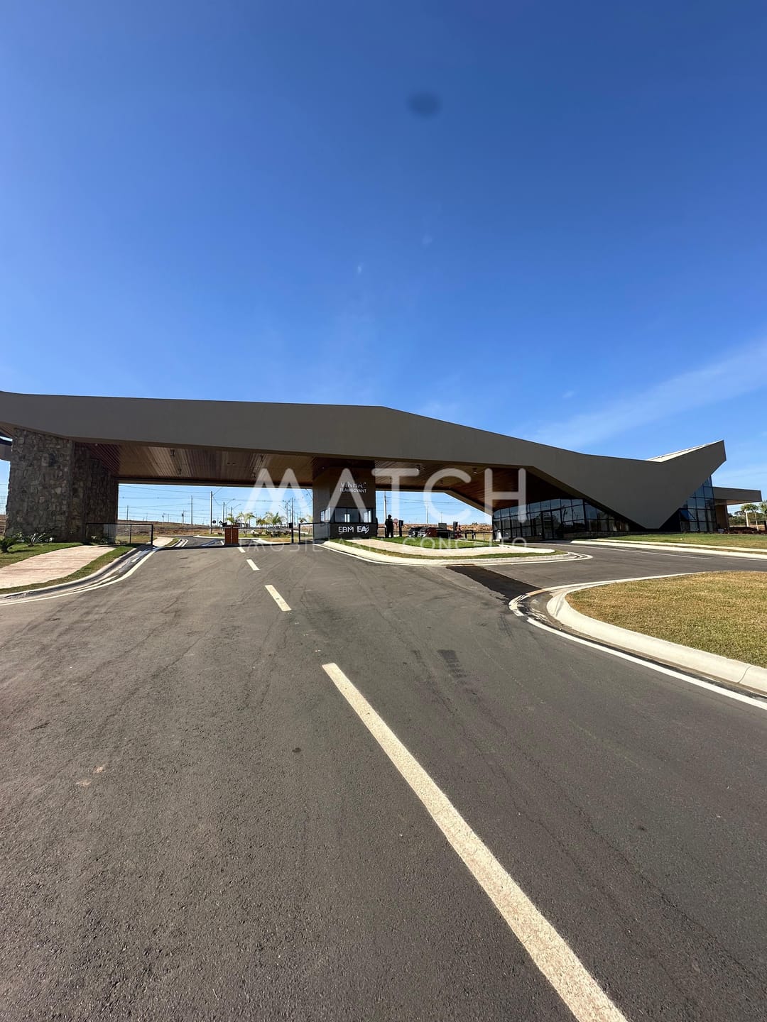 Terreno à venda com 350m2 de esquina no Condomínio Vinhas, Senador Canedo, GO