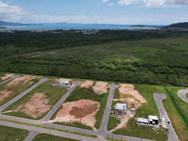 Terreno com 450m², à venda, no bairro Ingleses do Rio Vermelho em Florianópolis