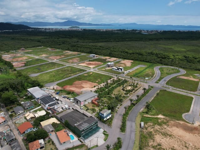 Terreno com 450m², à venda, no bairro Ingleses do Rio Vermelho em Florianópolis