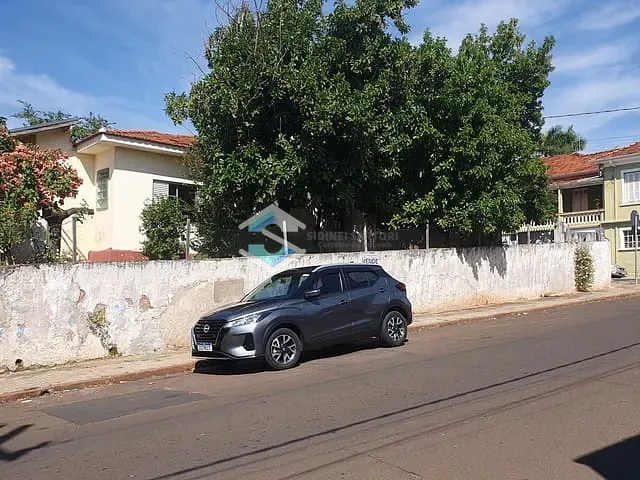 Terreno com 242m², à venda, no bairro Centro em Jacarezinho
