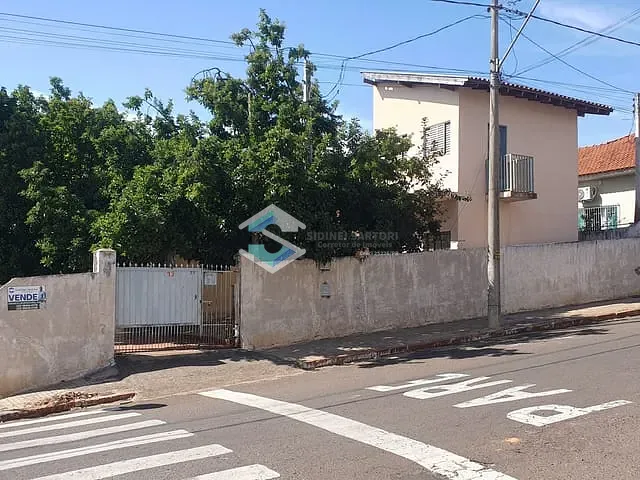 Terreno com 242m², à venda, no bairro Centro em Jacarezinho