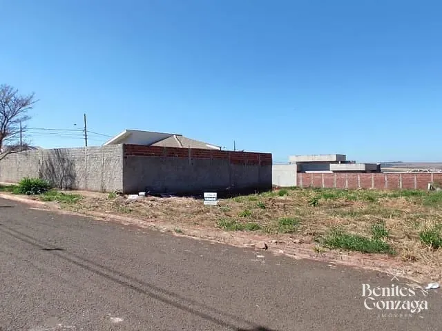 Terreno com 430m², à venda, no bairro Jardim Novo Paulista em Maringá