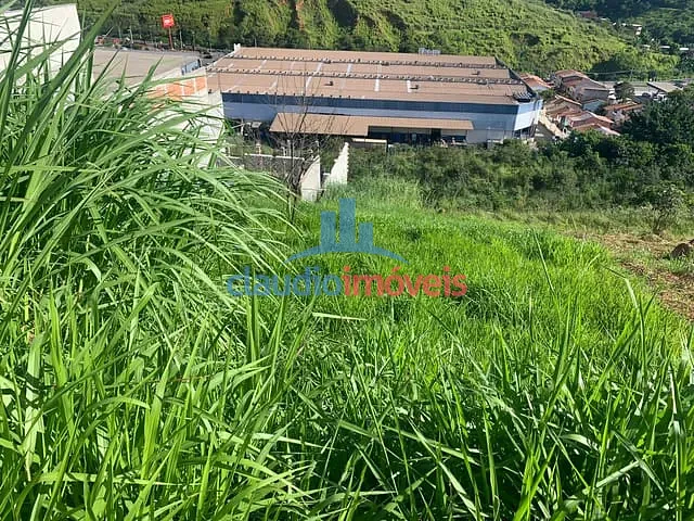Terreno à venda, no bairro Jardim Amália em Volta Redonda