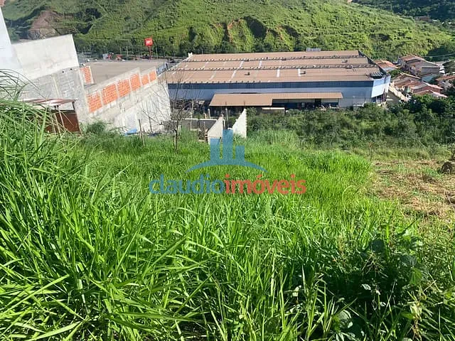 Terreno à venda, no bairro Jardim Amália em Volta Redonda