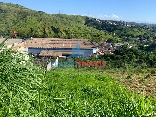 Terreno à venda, no bairro Jardim Amália em Volta Redonda