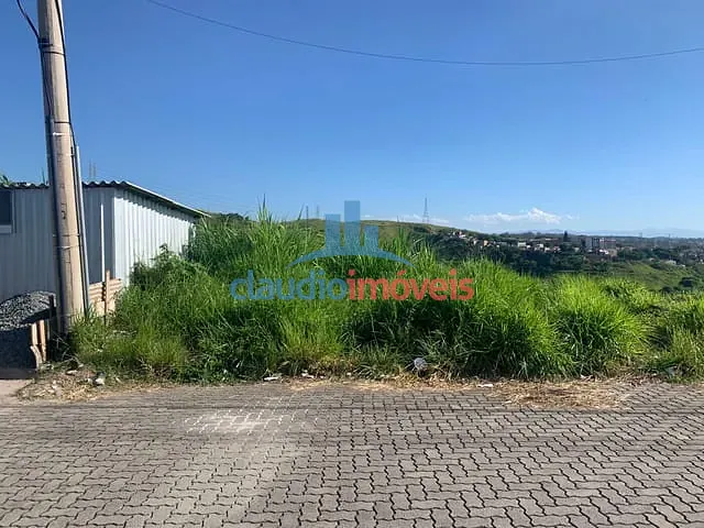 Terreno à venda, no bairro Jardim Amália em Volta Redonda