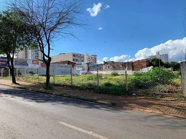 Terreno com 4694m², à venda, no bairro Centro em Londrina