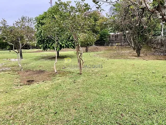 Terreno com 1154m², para alugar, no bairro Centro em Palhoça