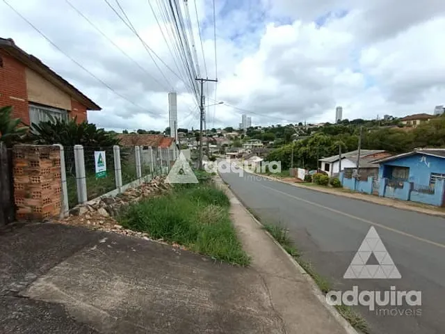 Terreno à venda, no bairro Uvaranas em Ponta Grossa