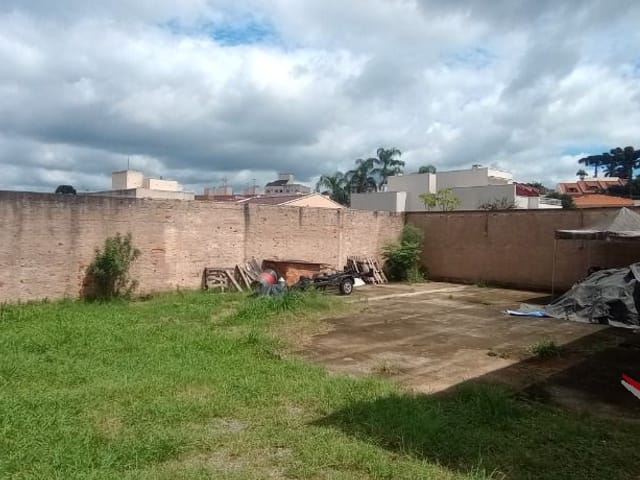 Terreno à venda, no bairro Tingui em Curitiba
