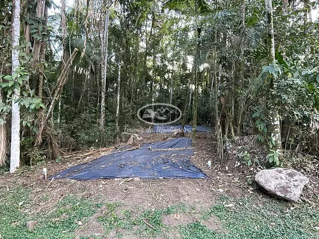 Terreno com 1800m², à venda, no bairro Serrinha do Alambari em Resende