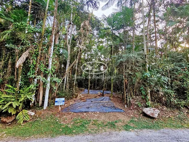 Terreno com 1800m², à venda, no bairro Serrinha do Alambari em Resende