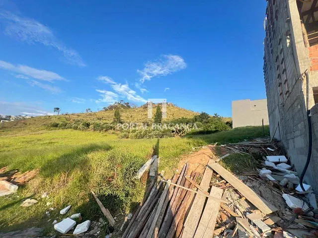 Terreno com 142m², à venda, no bairro Condomínio Villa Verde Bragança em Bragança Paulista