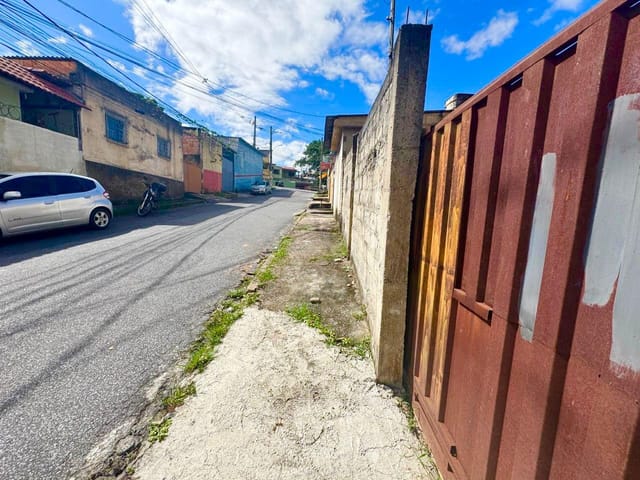 Terreno com 400m², à venda, no bairro Guarani em Belo Horizonte