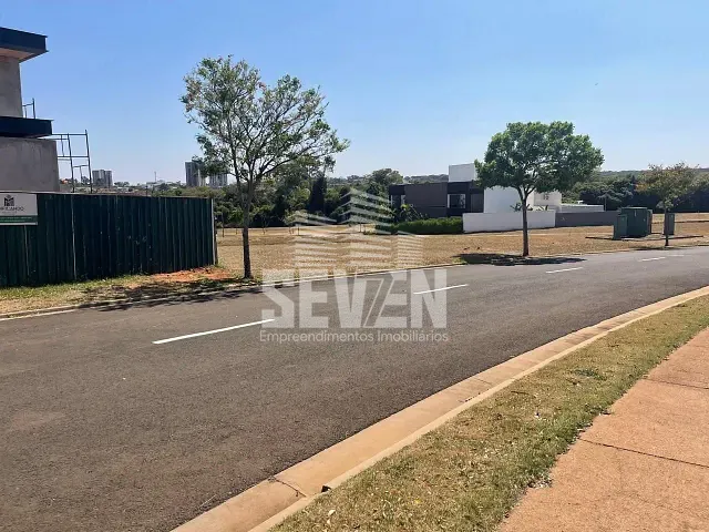 Terreno com 987m², à venda, no bairro Vila Aviaçao em Bauru