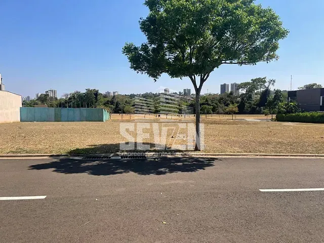 Terreno com 987m², à venda, no bairro Vila Aviaçao em Bauru