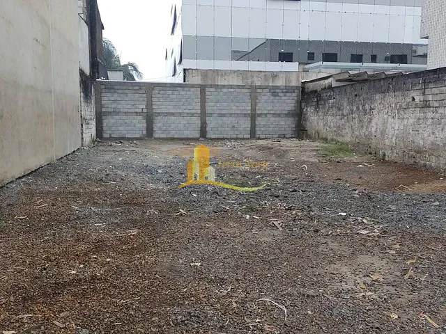 Terreno com 488m², à venda, no bairro Guilhermina em Praia Grande