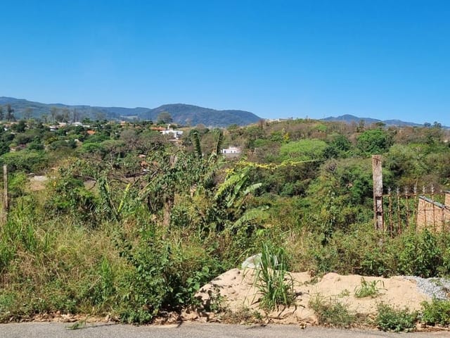 Terreno com 1100m², à venda, no bairro Portal da Aliança em São João da Boa Vista