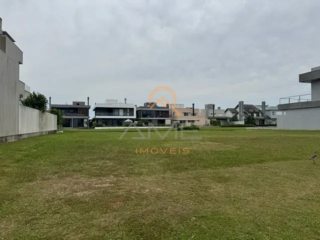 Terreno com 421m², à venda, no bairro Laranjal em Pelotas